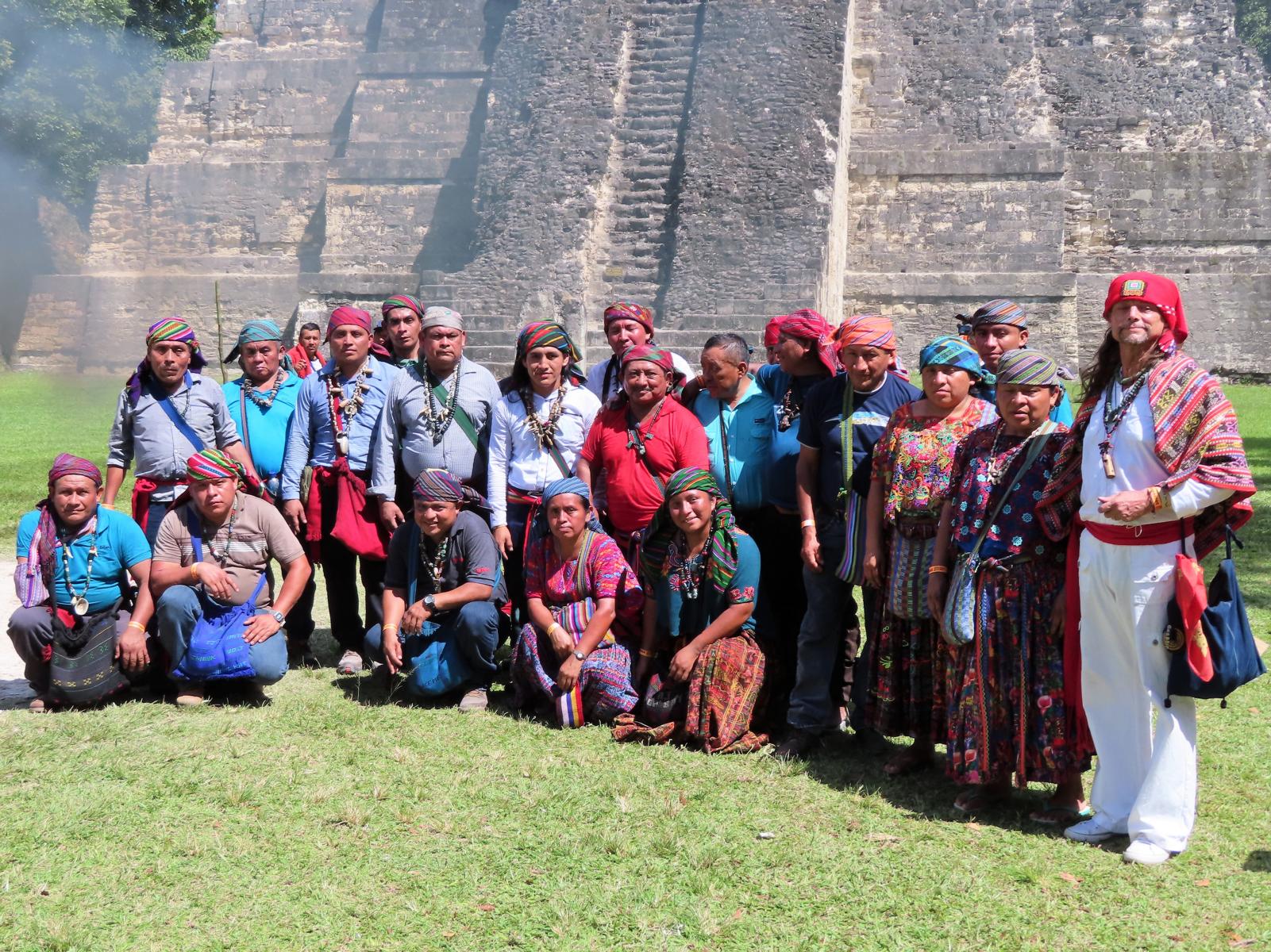 Maya Zeremonie in Tikal